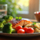 Assiette colorée de saumon grillé brocoli et quinoa sur une table en bois
